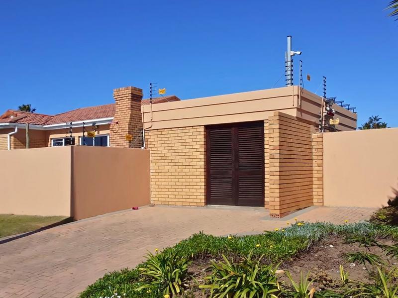 2 Bedroom Property for Sale in Heiderand Western Cape